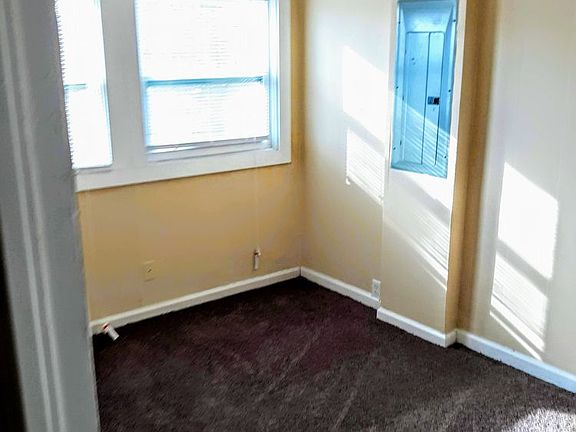 4th image of 3002 N Tacoma Ave