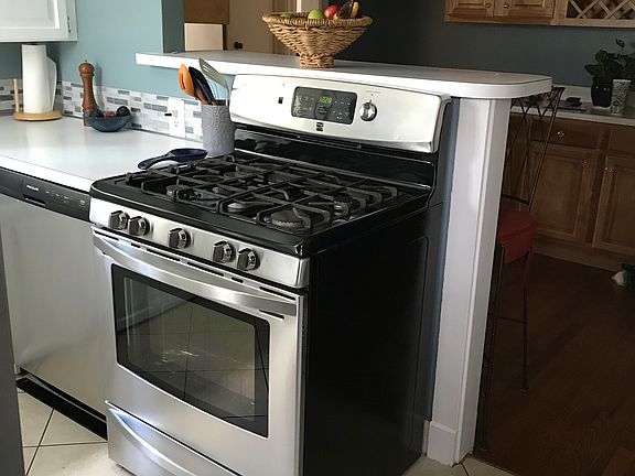 3rd image of 348 Allen St