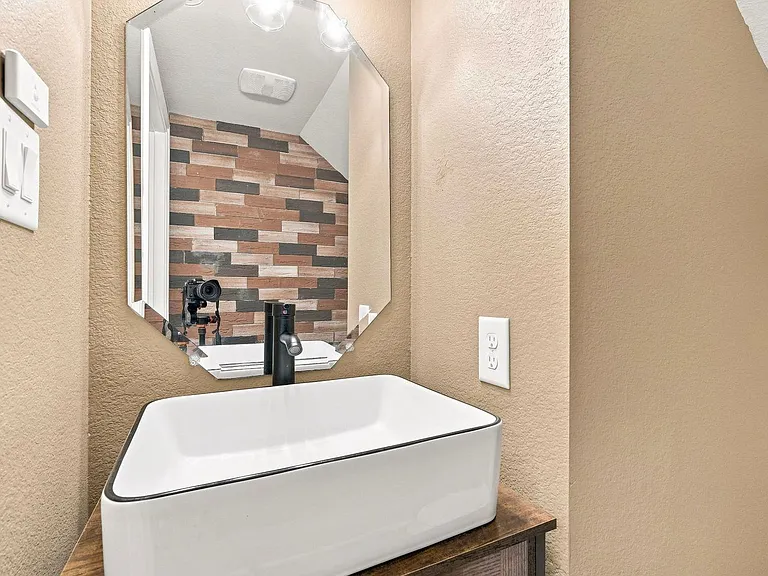 9460 Caddo Ridge Ln — Photo 15