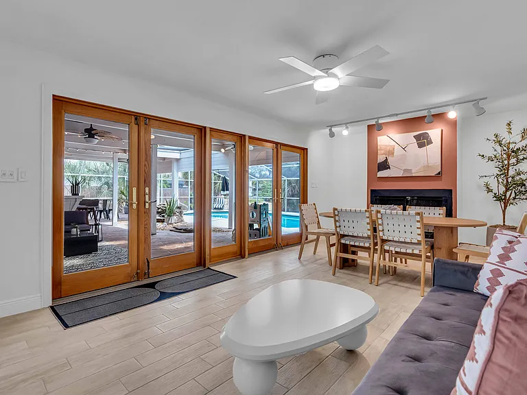 4421 Ocean Blvd — Photo 25