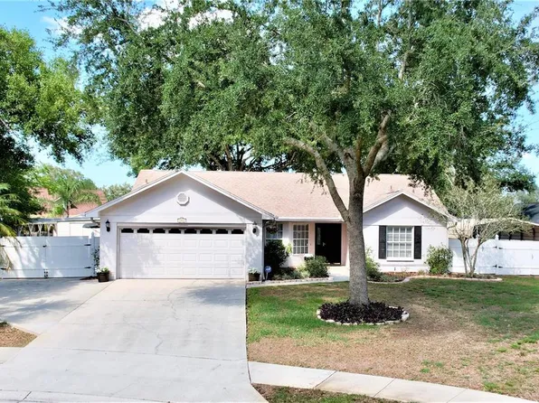 1552 Emblidge Ct, Lutz, FL 33559