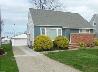 616 Pendley Rd, Willowick, OH 44095