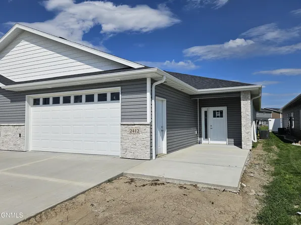 2412 34th Ave SE, Mandan, ND 58554