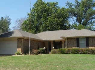 1411 Bell Creek Dr, Cushing, OK 74023