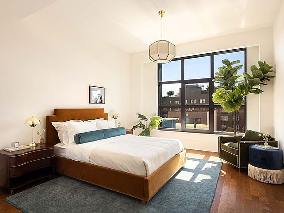 5th image of 127 Kent Ave Unit Ph2e