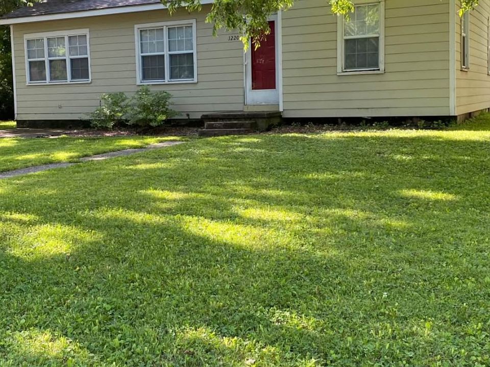 1st image of 1220 Richard Ave