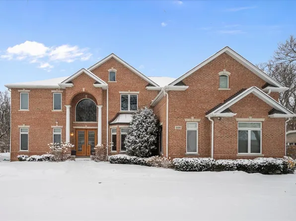 326 Briar Ln, Highland Park, IL 60035
