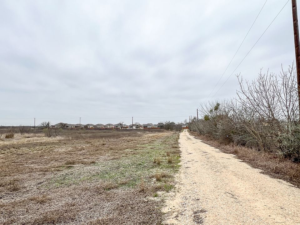 2nd image of 541 Ron Rd