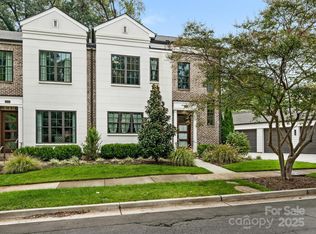 2043 Lynnwood Dr, Charlotte, NC 28209