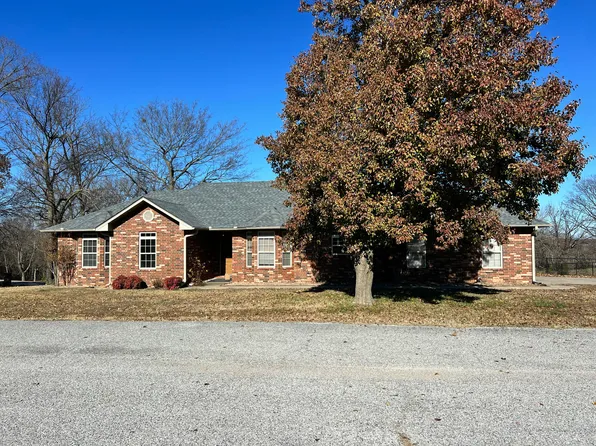 1035 Wesley Ct, Grove, OK 74344