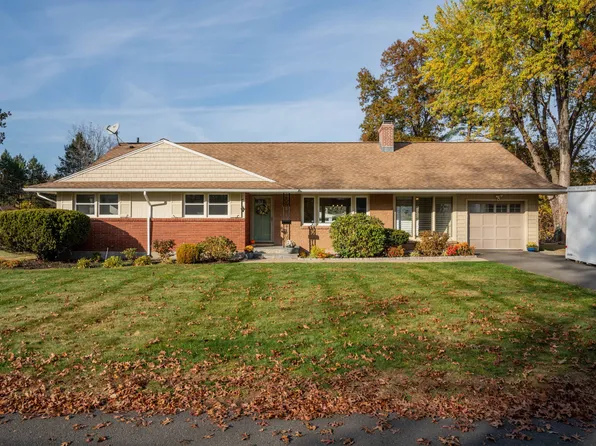 11 Hamlin Drive, West Hartford, CT 06117