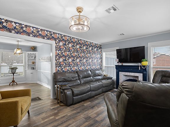 5th image of 1104 S College Ave