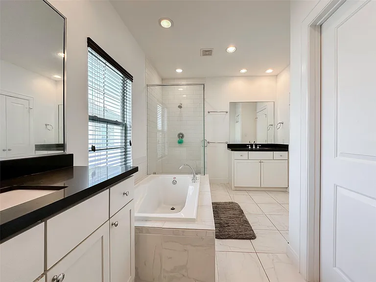 2 Hermann Park Ct — Photo 26