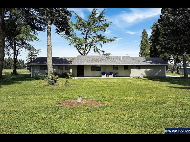 1040-1 N Fir Villa Rd — Photo 2