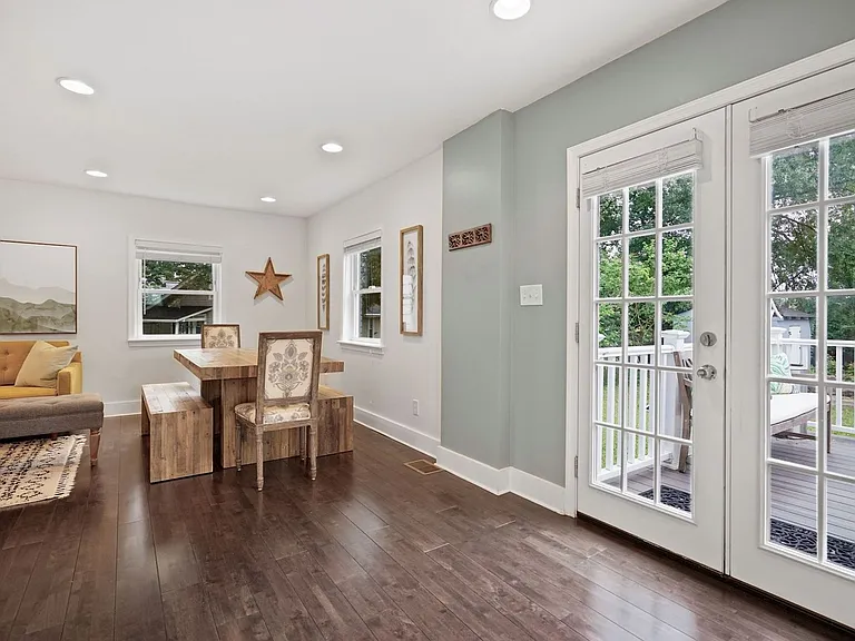 2410 S Dakota Ave NE — Photo 22