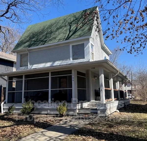 1704 Mississippi St — Photo 1