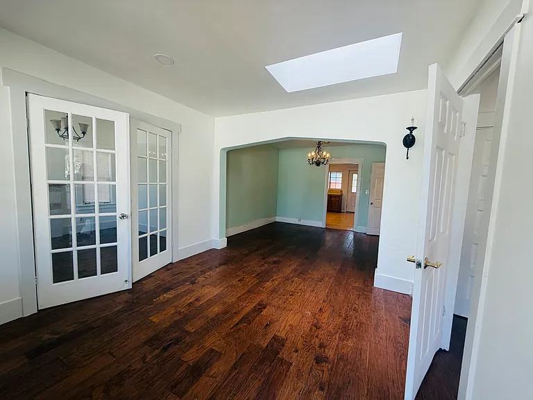 320 W 19th St — Photo 10