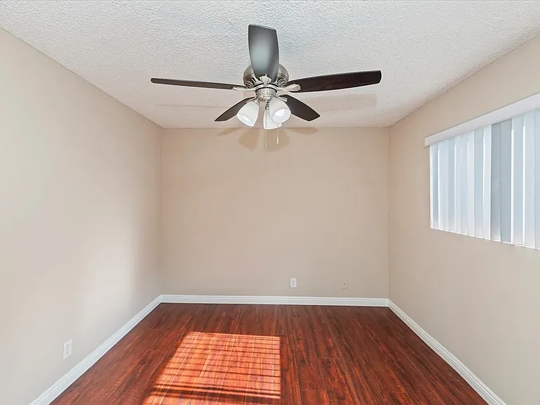 800 Meyer Lane — Photo 22