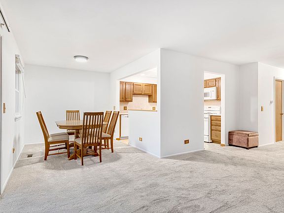 4th image of 304 Glasgow Ln Unit X1