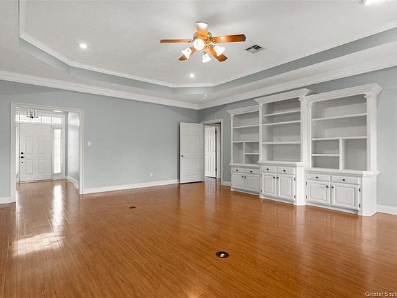 5th image of 1686 S Crestview Dr
