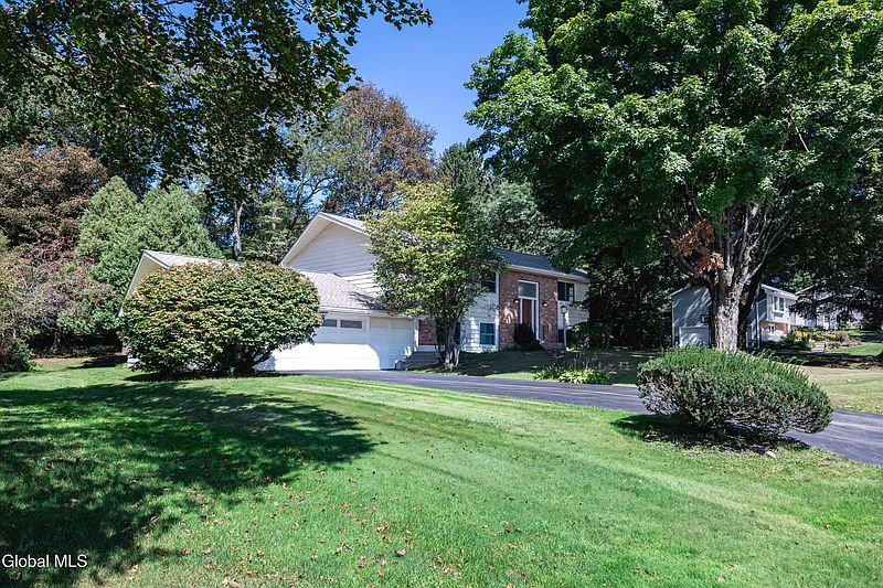 4th image of 6 County View Road