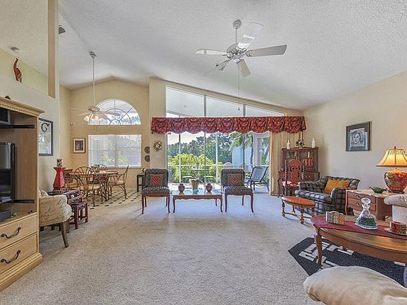 5th image of 1269 Lakeside Woods Dr