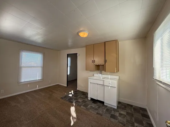 200 1/2 Fillmore St, Taft, CA 93268