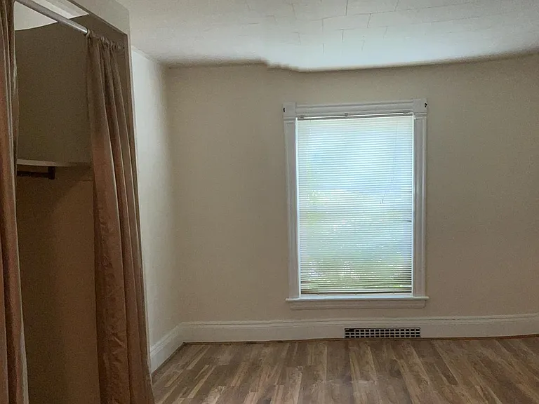 366 Woodmere Ave SE #1 — Photo 10
