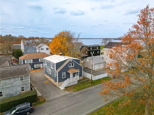 3 Clinton St Unit B, Newport, RI 02840