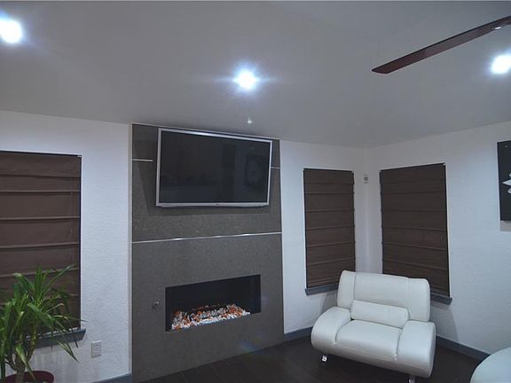 3rd image of 607 Gateway Bnd