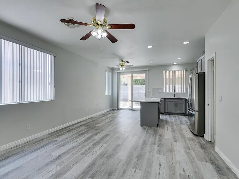 5647 Indian Springs St — Photo 7