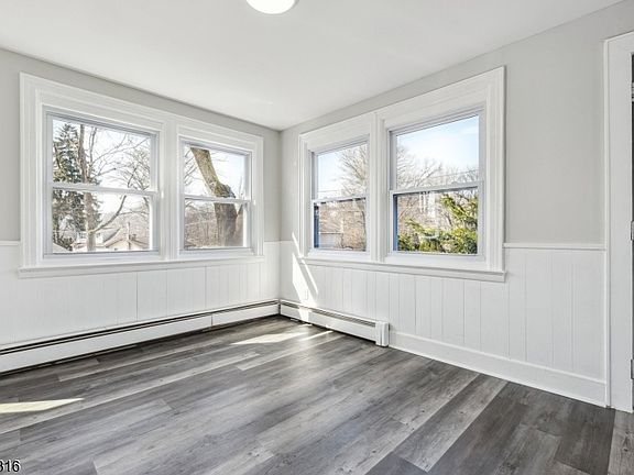 4th image of 14 Walton Way