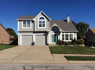 207 N Pacific Ct, Raymore, MO 64083