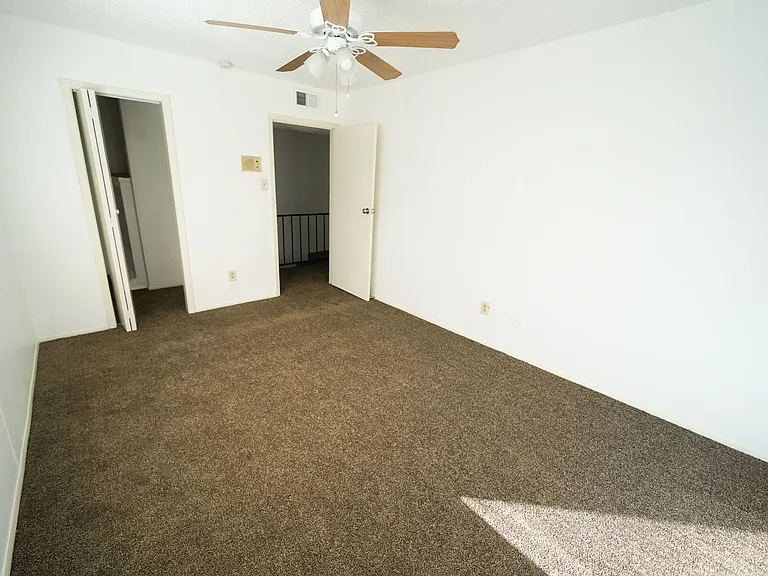 5670 Birchmont Dr #5670C — Photo 9