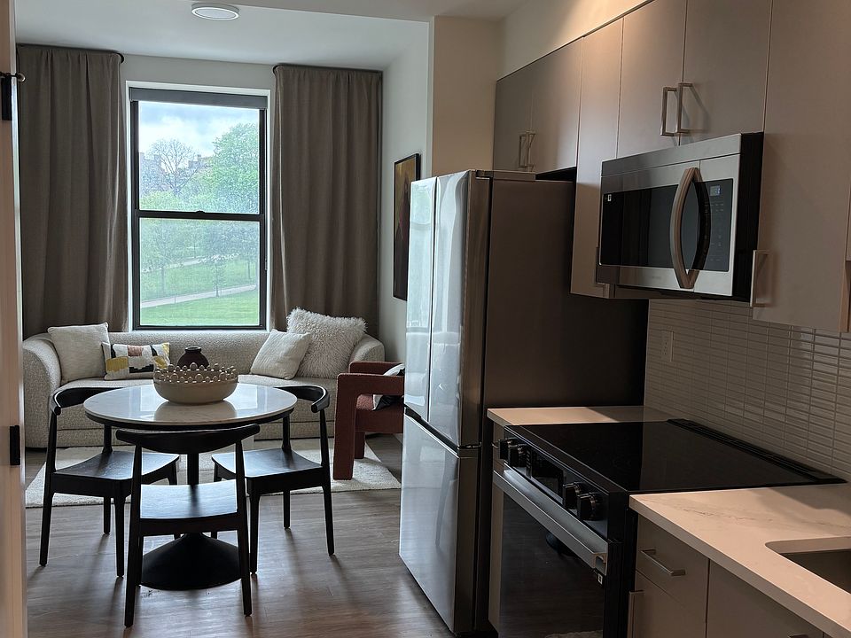 1st image of 47 Winter St #601
