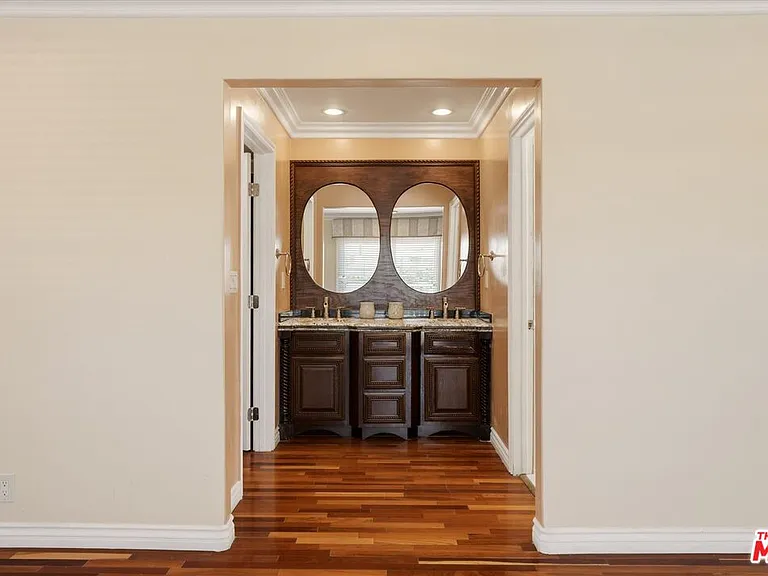 4131 Mantova Dr — Photo 45