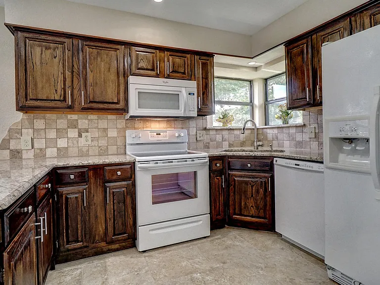 753 Eagle Dr — Photo 10