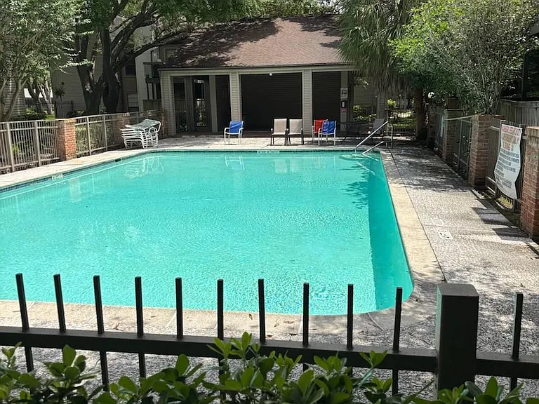 9707 Richmond Ave #110 — Photo 3