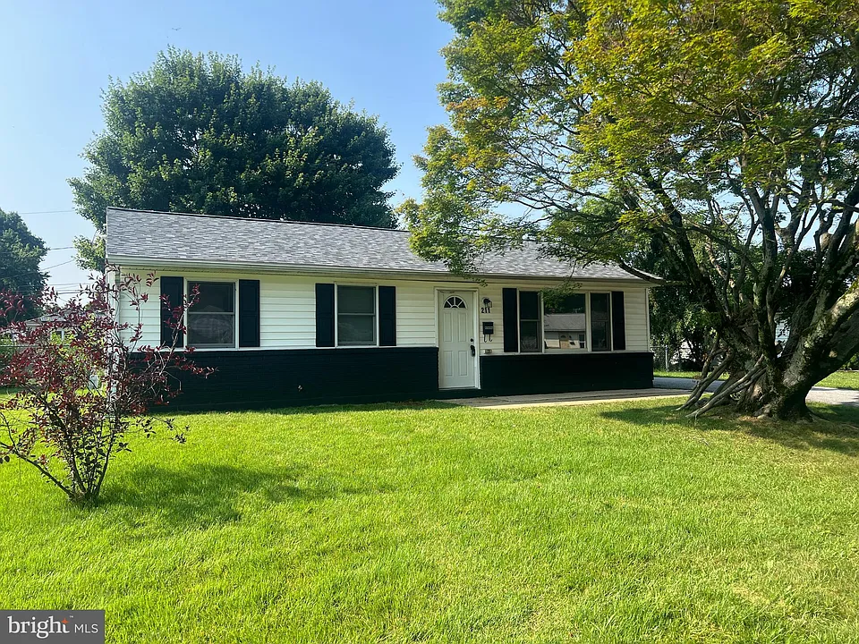 211 N Brownleaf Rd