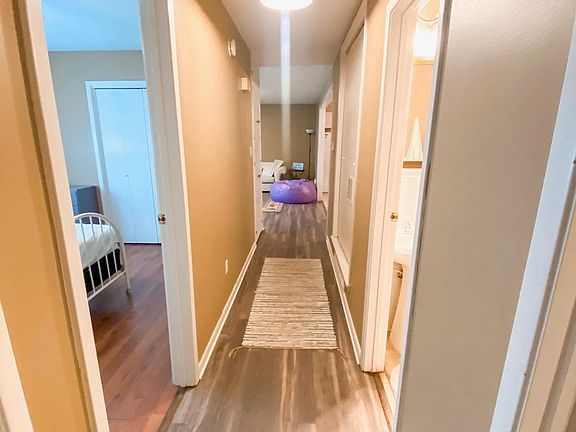 3rd image of 138 Cloverdale Blvd