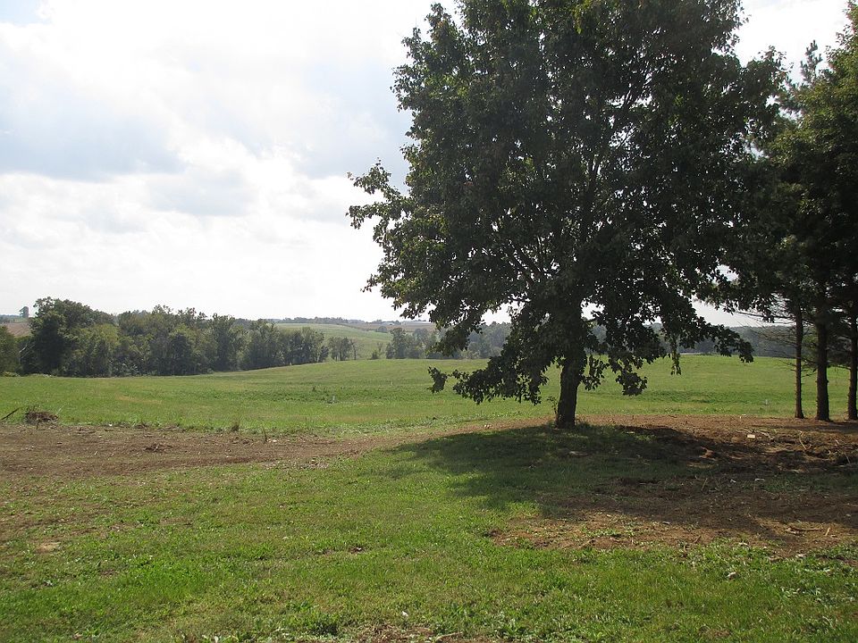 2nd image of 1998 Lumpkin Rd
