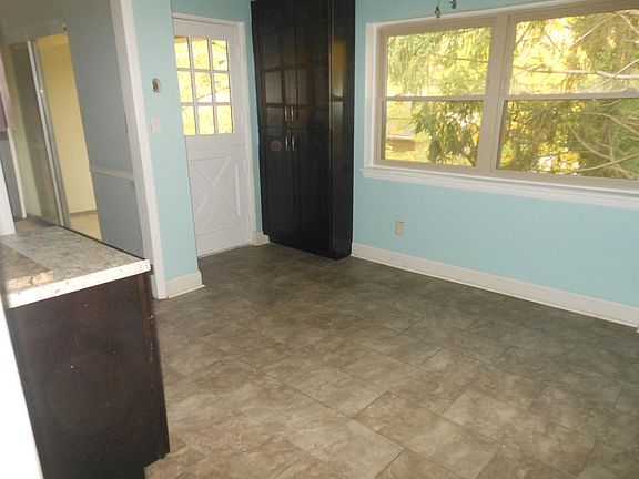 4th image of 1828A N Elm St #A