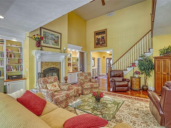 5th image of 8067 Oak Canyon Dr