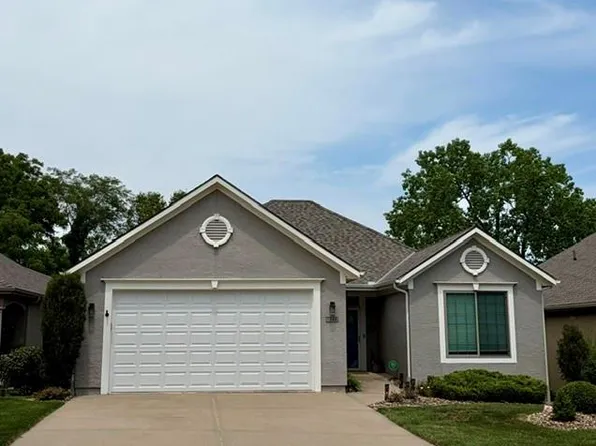 1348 SW Heartwood Dr, Lees Summit, MO 64081