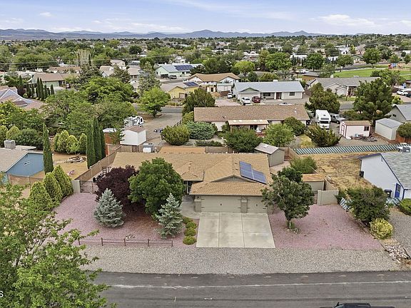 3rd image of 7901 E Larkspur Ln