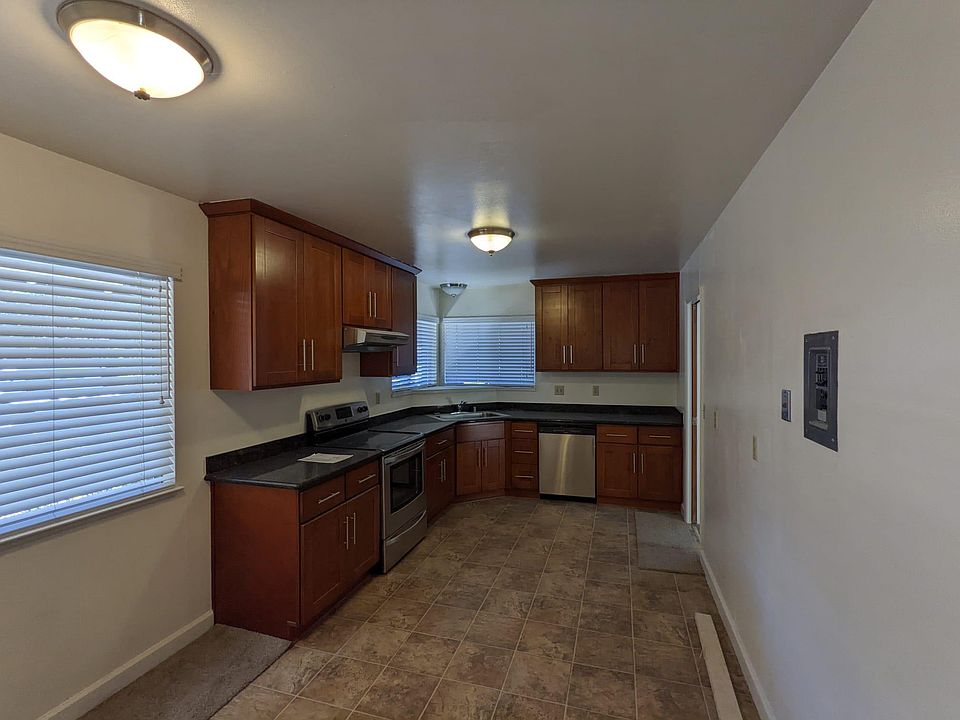 1st image of 884 Bing Dr #1