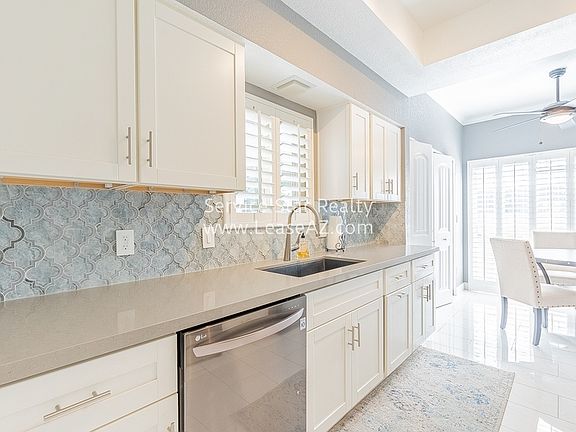 3rd image of 2844 E Avenida Olivos
