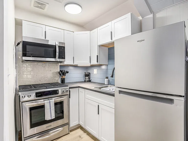 37 Gold Ave NW #4 — Photo 11