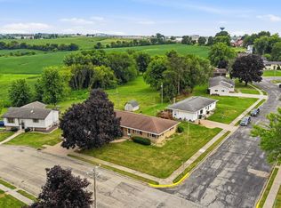 205 East Ave, Dickeyville, WI 53808