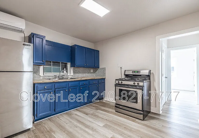 230 Paramount Ave — Photo 11